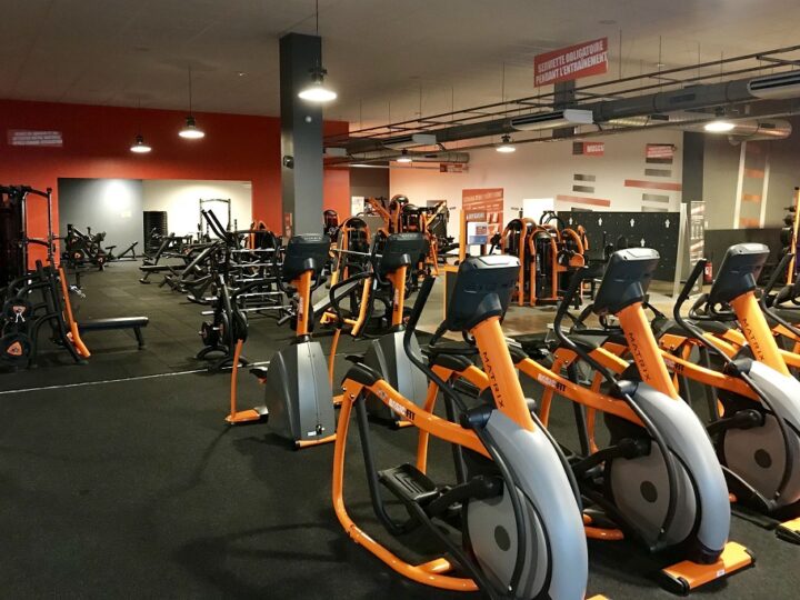 Basic Fit passe à la franchise