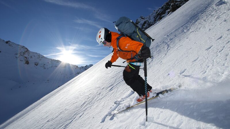 Ricochet signe avec le Syndicat National des Guides de Montagne