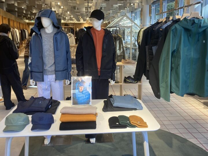 Ayaq débarque au Japon