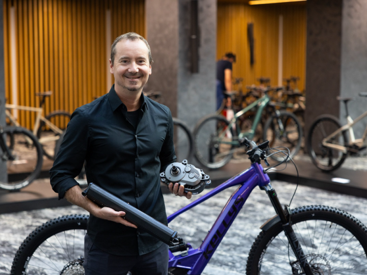 Kellys roule avec Panasonic