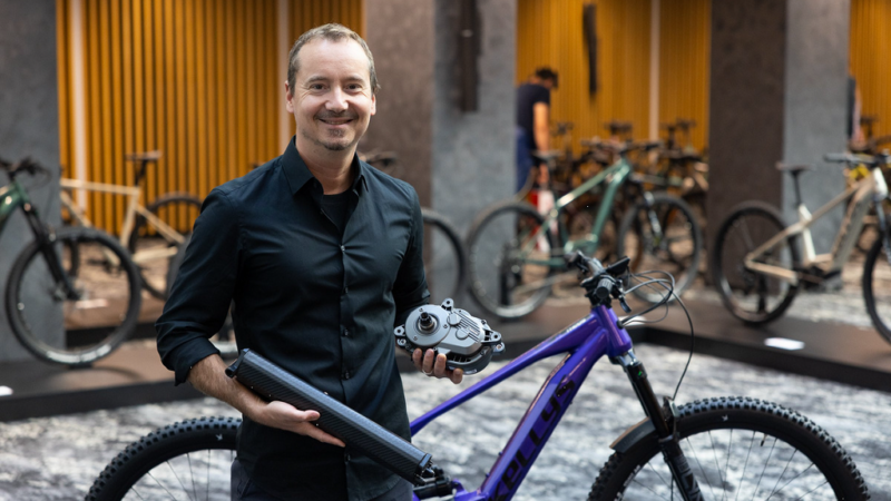 Kellys roule avec Panasonic