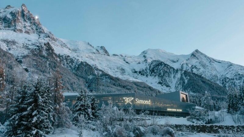 Simond change de cap