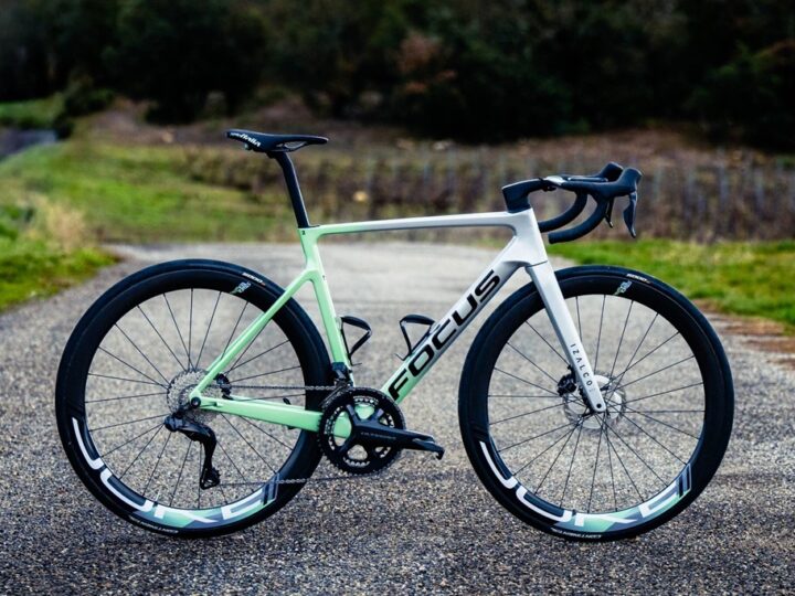 Focus Bikes roule avec Bourg-en-Bresse Ain Cyclisme