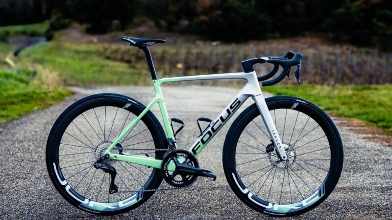 Focus Bikes roule avec Bourg-en-Bresse Ain Cyclisme