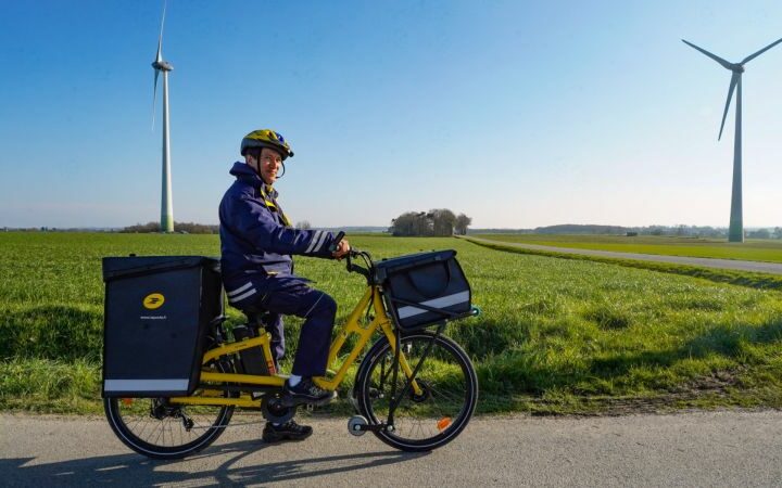 Nowos roule avec La Poste Groupe
