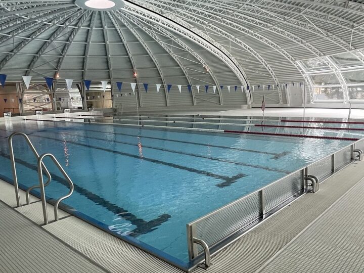 Les Français toujours attachés à leur piscines municipales   