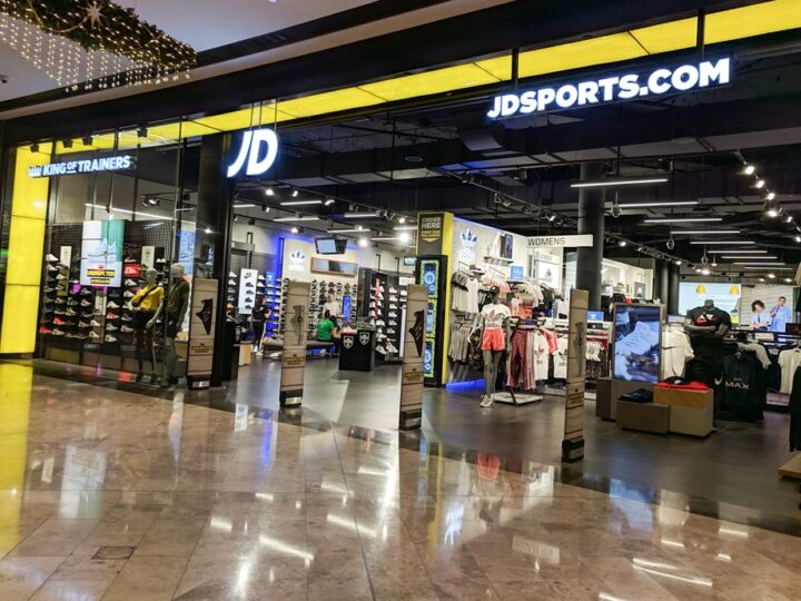 JD Sports revoit à la baisse ses prévisions