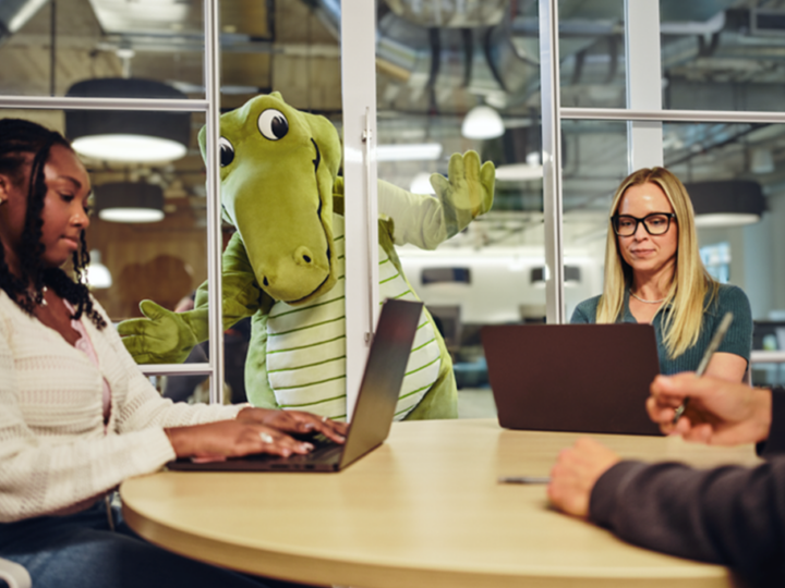 Crocs dévoile sa nouvelle mascotte