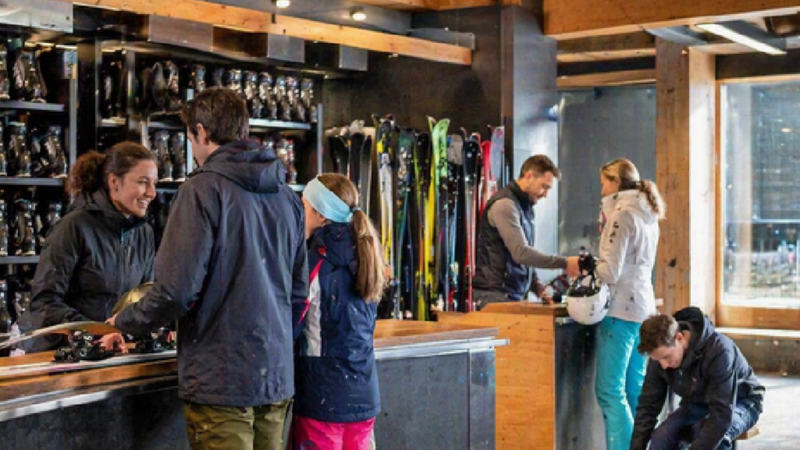 L’UESC présente la première édition de son livret sur les règles de la location de ski